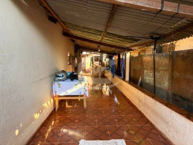 #10736 - Casa para Venda em Itumbiara - GO - 2