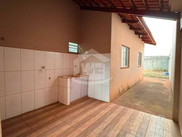 #10741 - Casa para Venda em Itumbiara - GO - 3