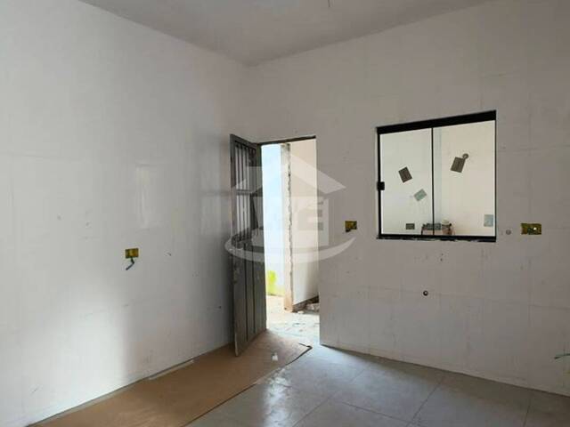 #10744 - Casa para Venda em Itumbiara - GO - 2