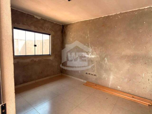 #10747 - Casa para Venda em Itumbiara - GO - 2