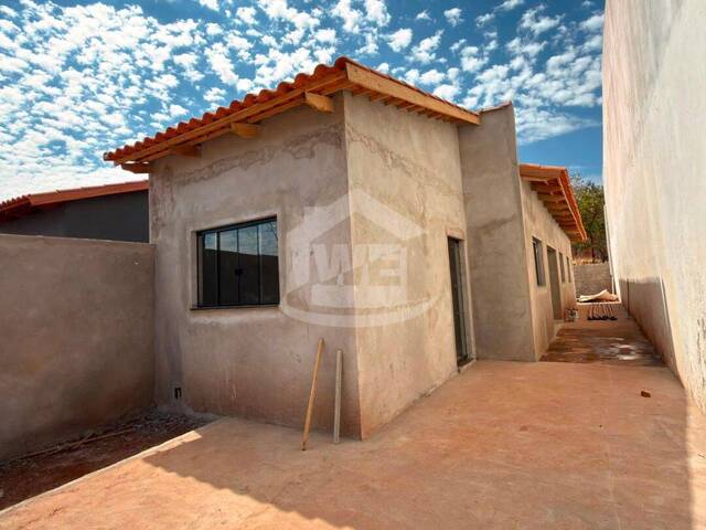 #10747 - Casa para Venda em Itumbiara - GO - 1