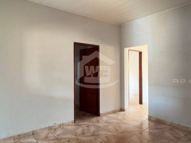#10749 - Casa para Venda em Itumbiara - GO - 2