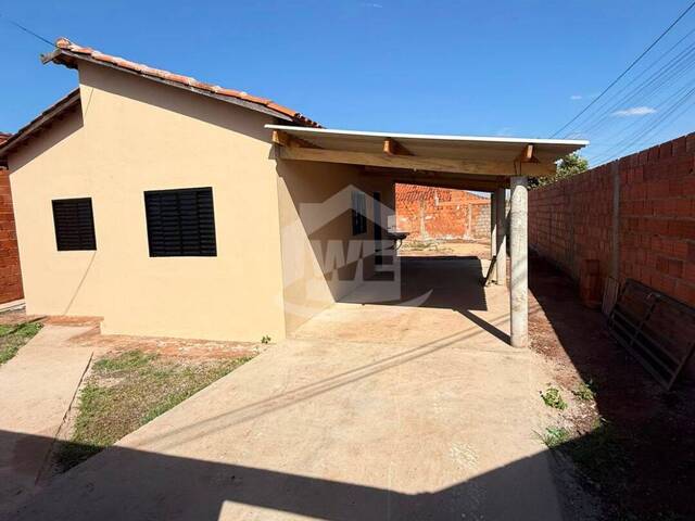 #10767 - Casa para Venda em Itumbiara - GO - 1