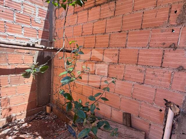 #10772 - Casa para Venda em Itumbiara - GO - 3