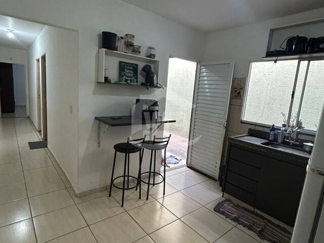 #10774 - Casa para Venda em Itumbiara - GO - 3