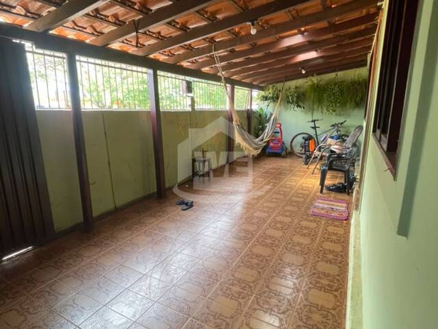 #10777 - Casa para Venda em Itumbiara - GO - 2
