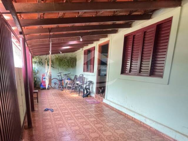 #10777 - Casa para Venda em Itumbiara - GO - 1