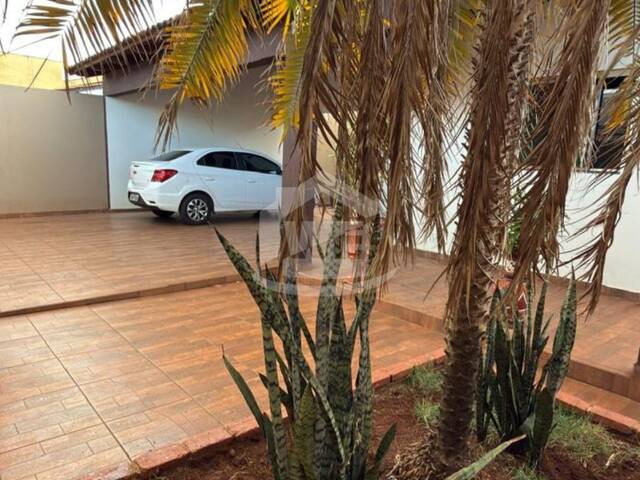 #10779 - Casa para Venda em Itumbiara - GO - 1