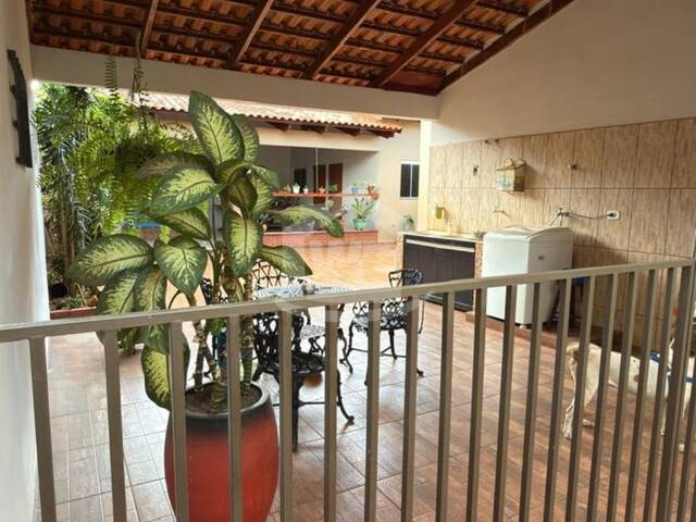 #10779 - Casa para Venda em Itumbiara - GO - 3