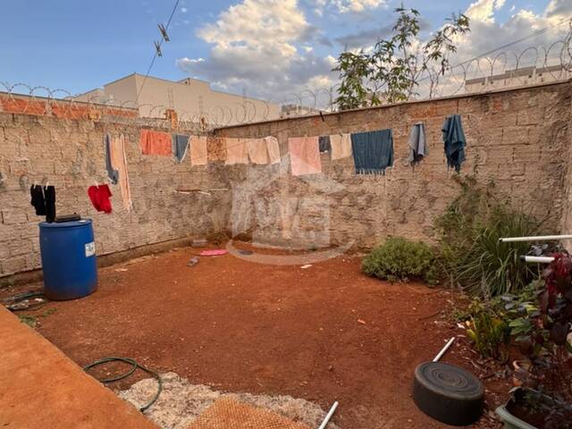 #10780 - Casa para Venda em Itumbiara - GO - 2