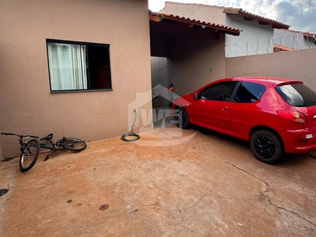 #10780 - Casa para Venda em Itumbiara - GO - 1
