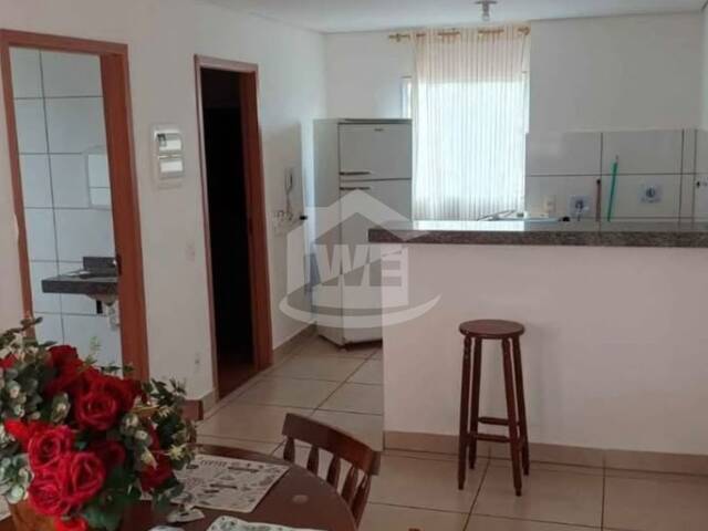 #10794 - Apartamento para Venda em Itumbiara - GO - 1