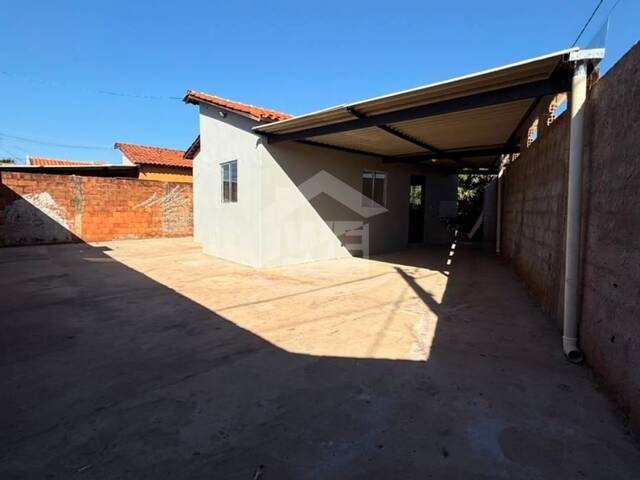 #10819 - Casa para Venda em Itumbiara - GO - 2