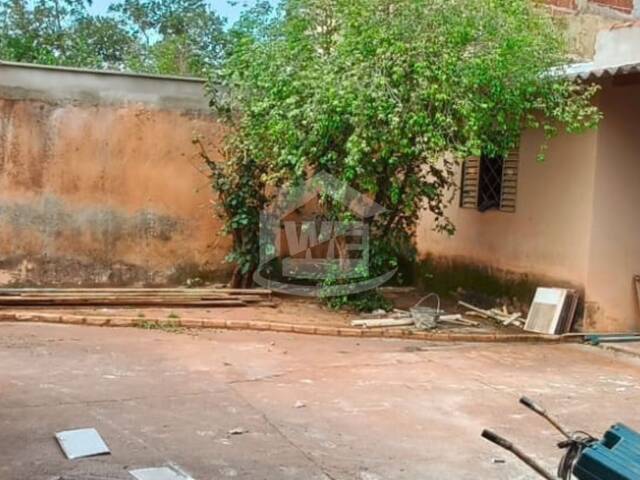 #10824 - Casa para Venda em Itumbiara - GO - 3