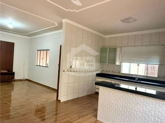 #10826 - Casa para Venda em Itumbiara - GO - 2