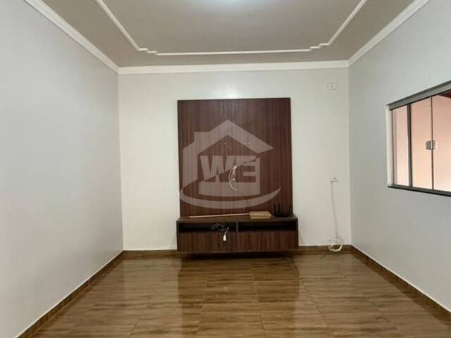 #10826 - Casa para Venda em Itumbiara - GO - 3