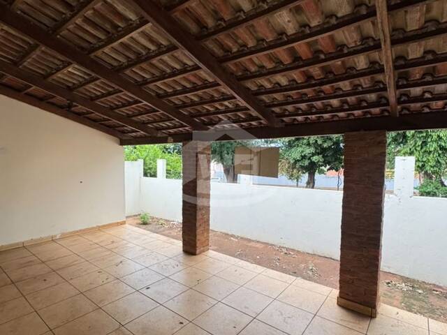 #10839 - Casa para Venda em Itumbiara - GO - 1
