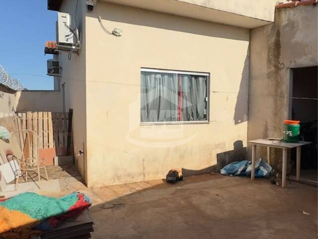 #10841 - Casa para Venda em Itumbiara - GO - 3