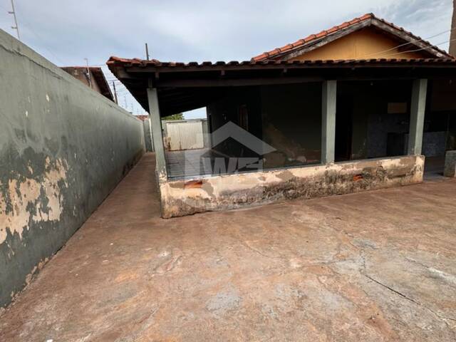 #10846 - Casa para Venda em Itumbiara - GO - 2