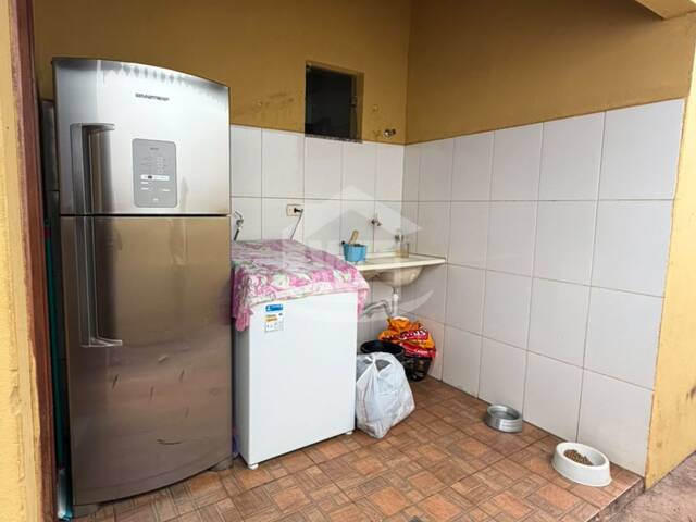#10849 - Casa para Venda em Itumbiara - GO - 3