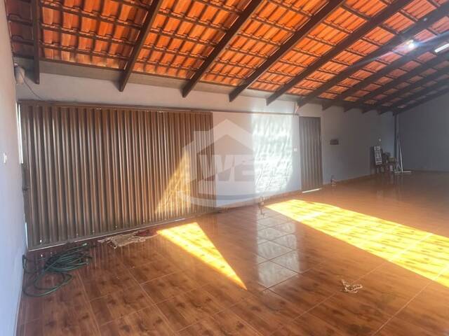 #10854 - Casa para Venda em Itumbiara - GO - 2