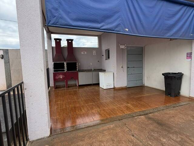 #10873 - Apartamento para Venda em Itumbiara - GO